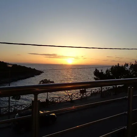 Dreamy By The Sea *